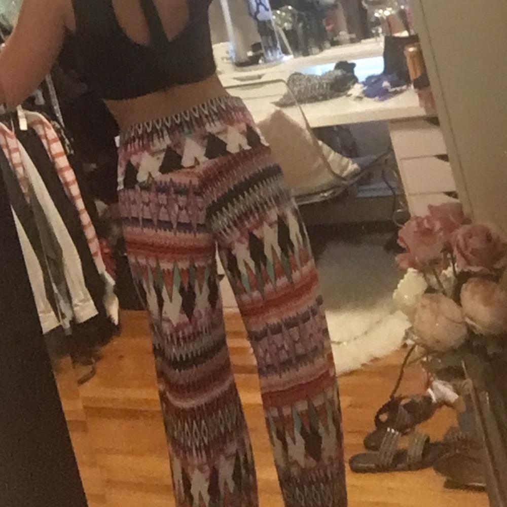 Aztec Design Pants🤍 - Picture 3 of 4